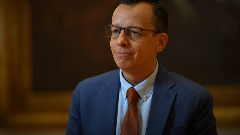 Héctor Palhares Meza - Director del Museo Nacional de Arte de México - México